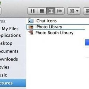 Delete the cache in the iPhoto Library folder